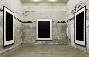 Thomas Ruff: Stern 13h 18m/-60°, 1992; Stern 10h 51 m/-20°, 1992; Stern 05h 08m/-65°, 1990 Foto: © NOSHE